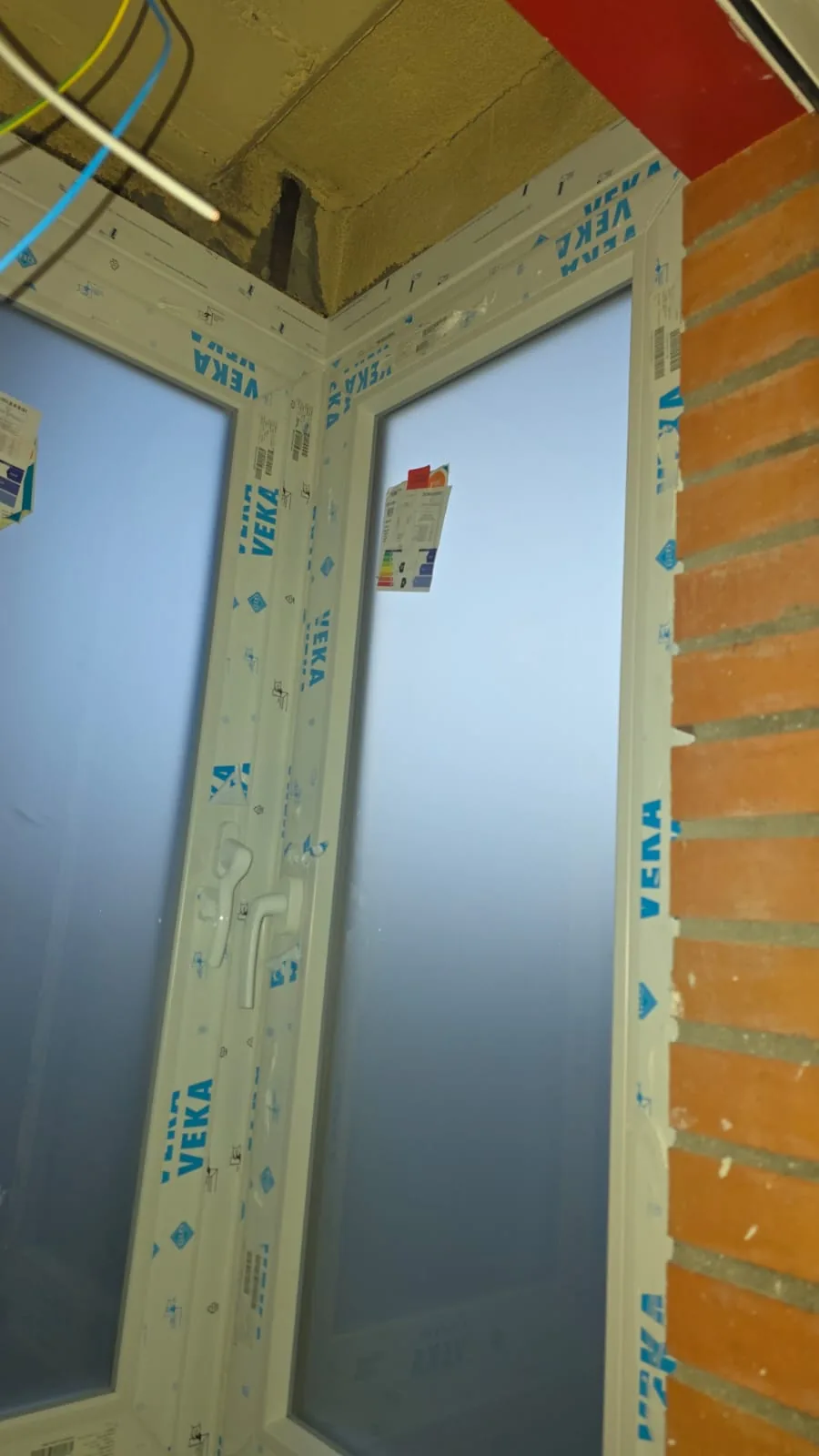 Instalación de ventanas de PVC y aluminio de alta eficiencia térmica - v 15